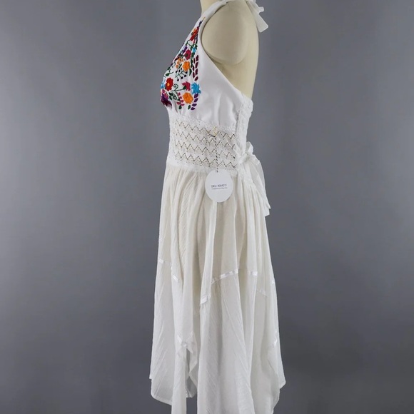 Embroidered Floral White Dress Like New - Picture 3 of 4